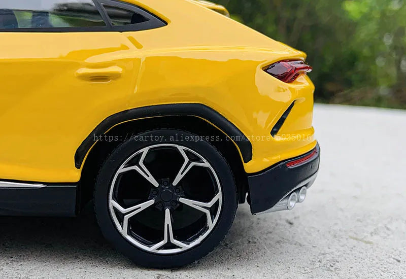 1:24 Lamborghini URUS