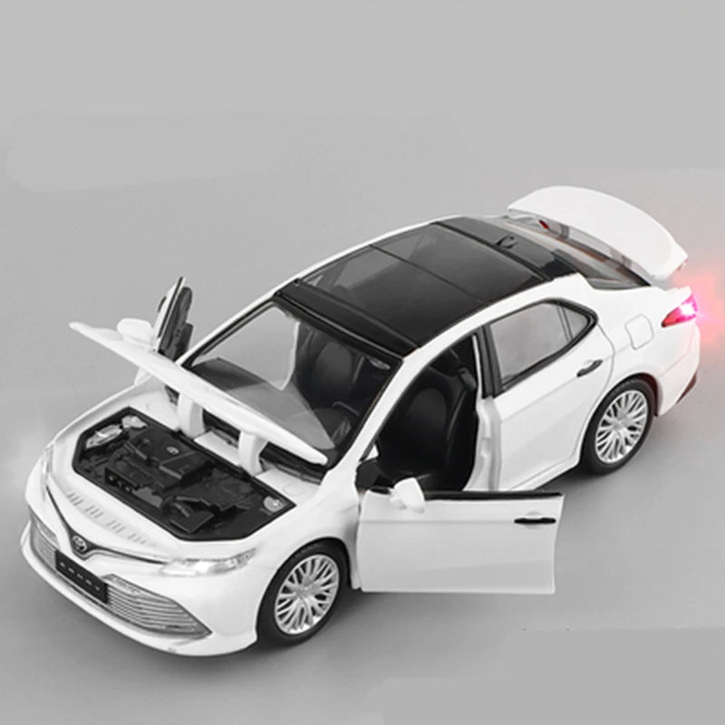1:32 Toyota Camry