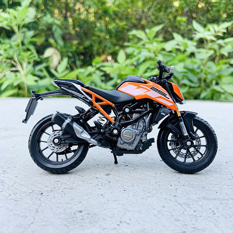 1:18 250 KTM Duke Factory Edition