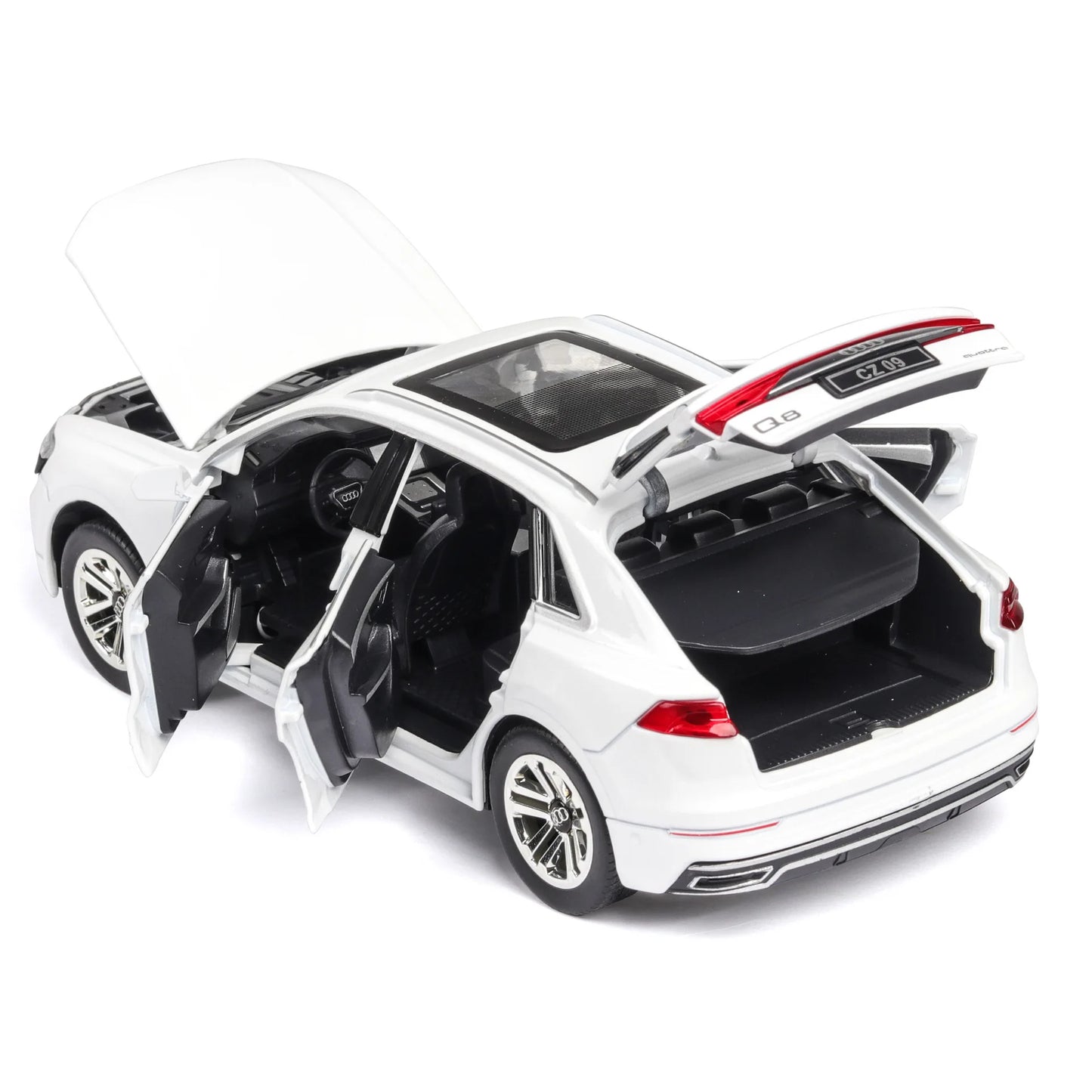 1:24 Audi Q8