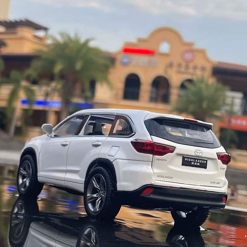 1:32 Toyota Highlander