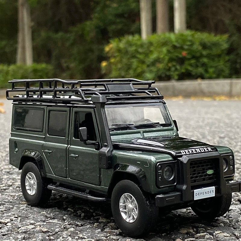 1:32 Range Rover Defender