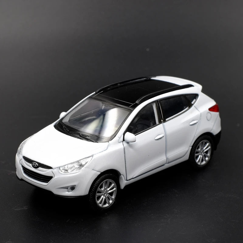 1:36 Hyundai SUV