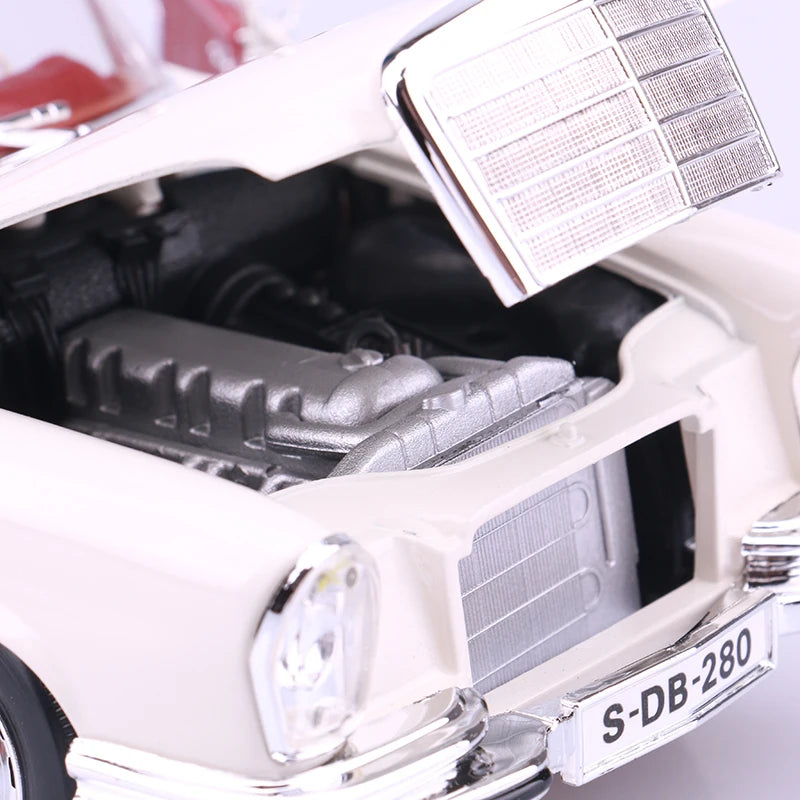 1:18 1967 Mercedes-Benz 280SE