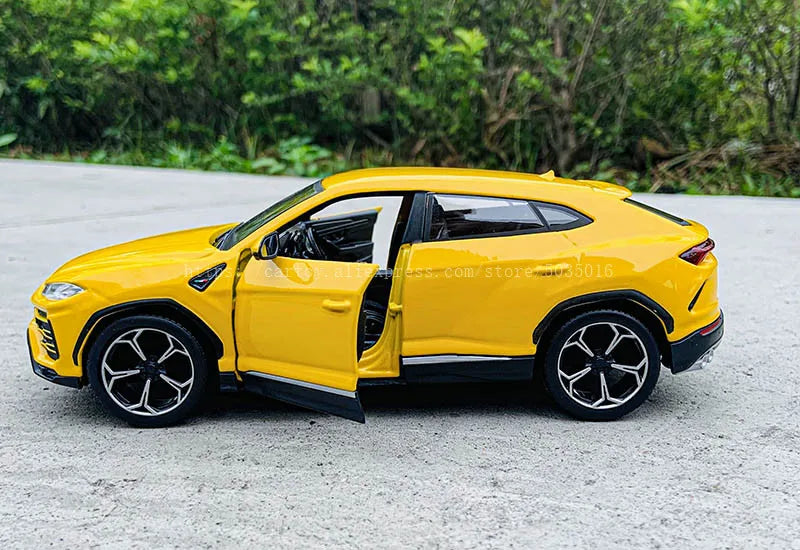 1:24 Lamborghini URUS