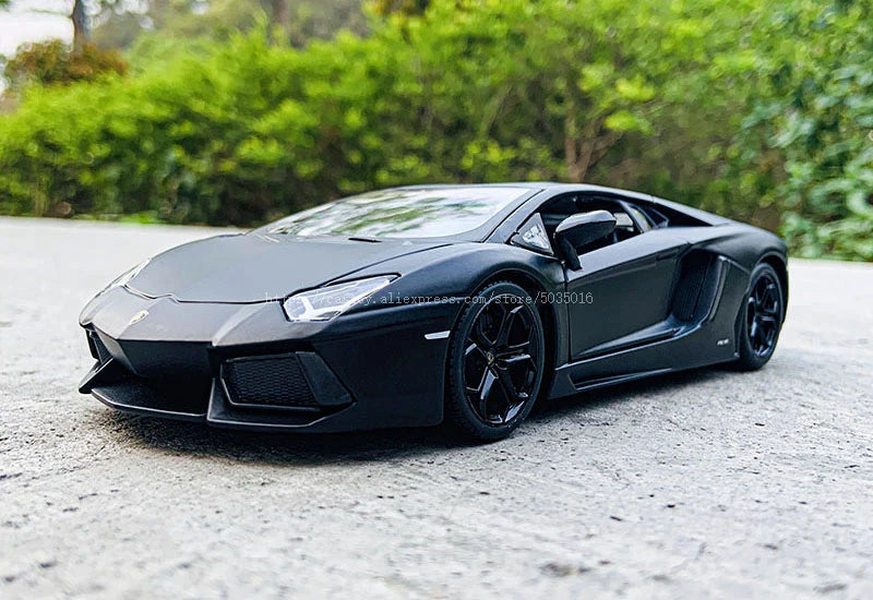 1:24 Lamborghini Aventador LP700-4