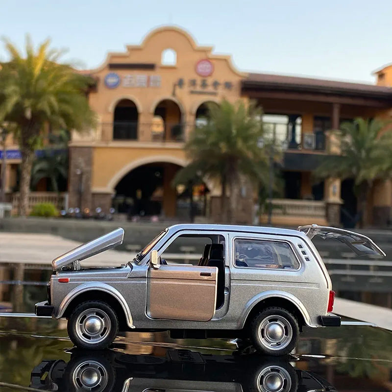 1:32 Lada Niva