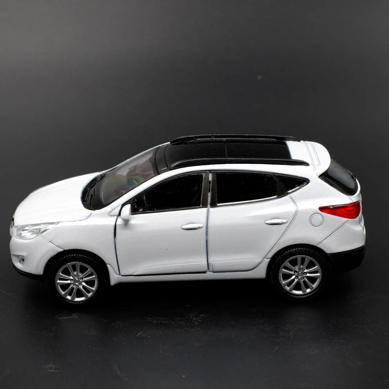1:36 Hyundai SUV
