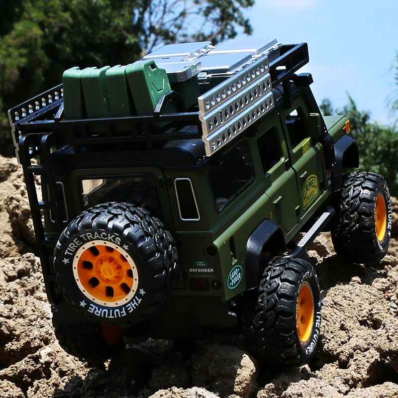 1:28 Camel Cup Rover Defender