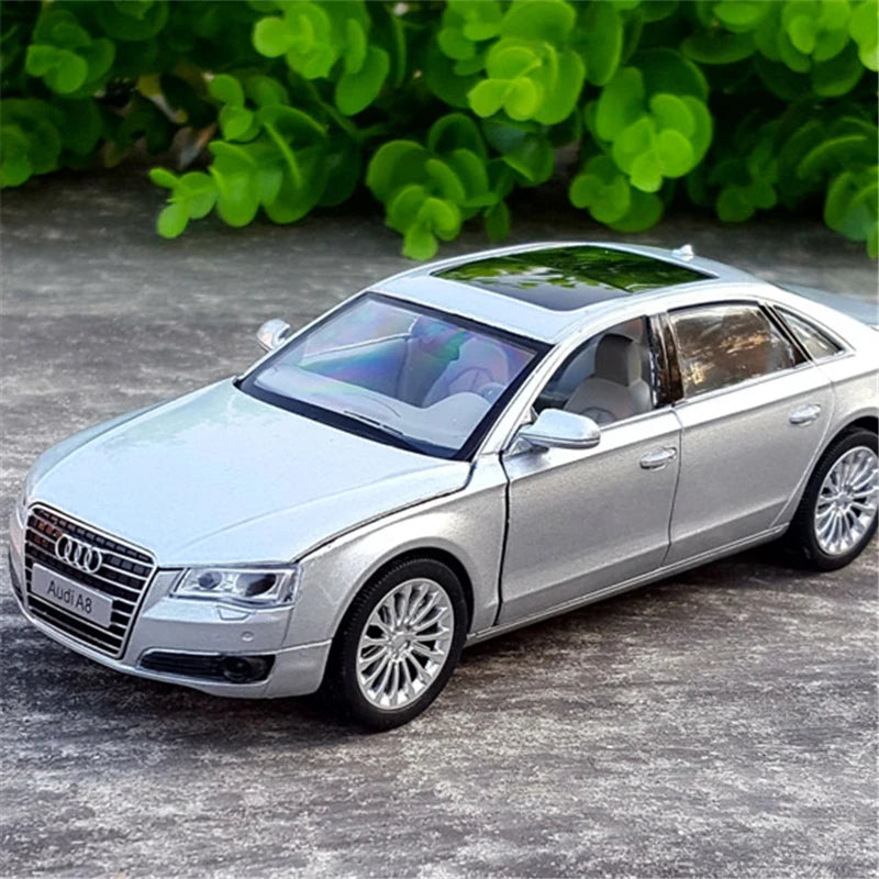 1:32 AUDI A8