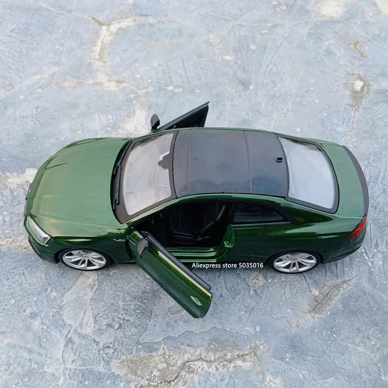 1:24 Audi RS5