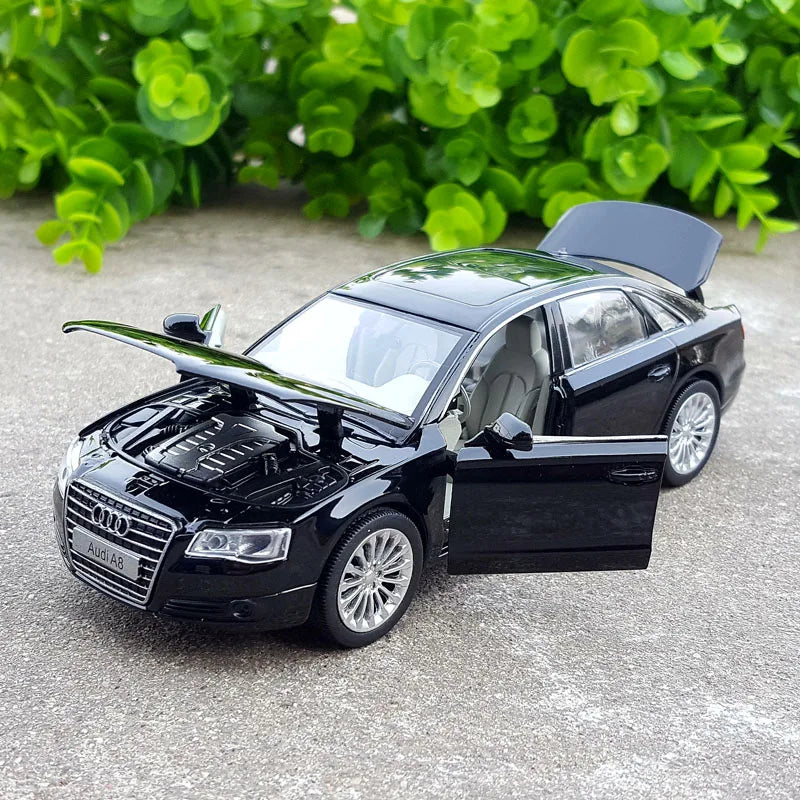 1:32 AUDI A8