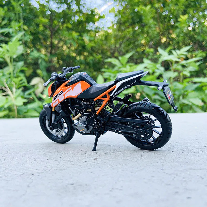 1:18 250 KTM Duke Factory Edition