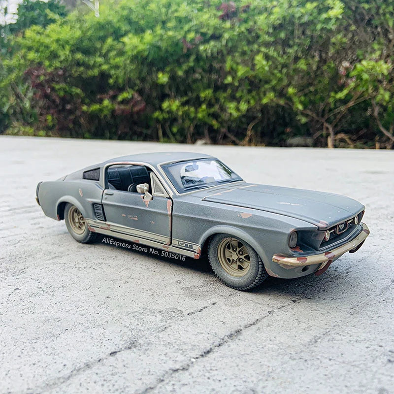 1:24 Old 1967 Ford Mustang GT