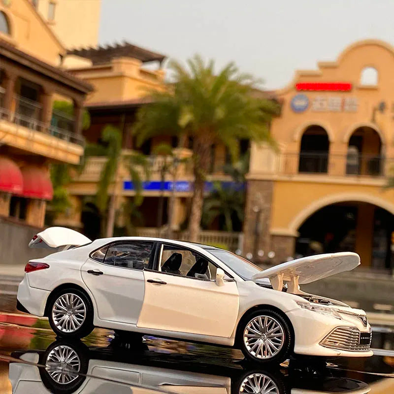 1:32 Toyota Camry