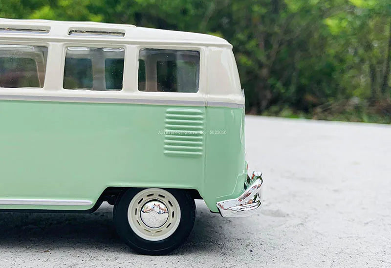 1:25 Volkswagen VAN SAMBA