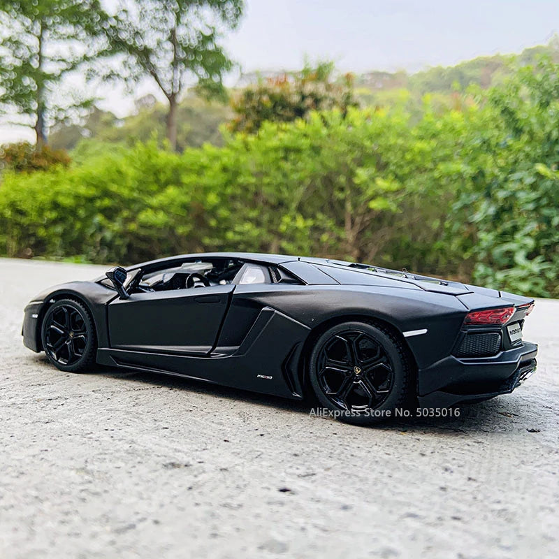1:24 Lamborghini Aventador LP700-4