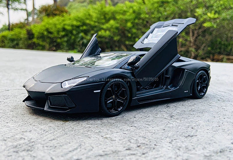 1:24 Lamborghini Aventador LP700-4