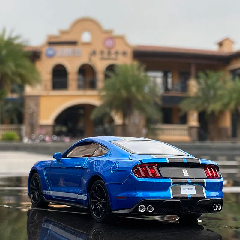 1:32 Ford Mustang Shelby GT350