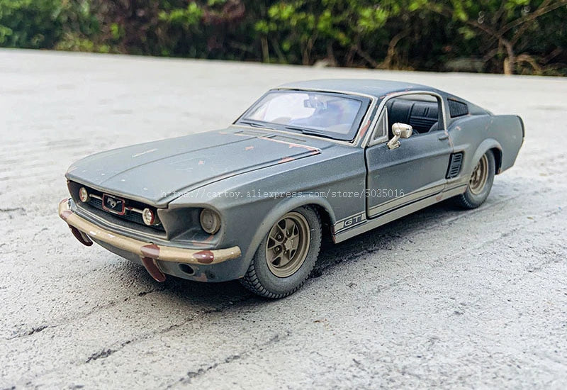1:24 Old 1967 Ford Mustang GT