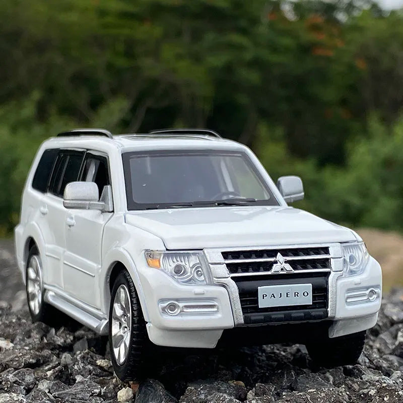 1:32 Mitsubishi PAJERO