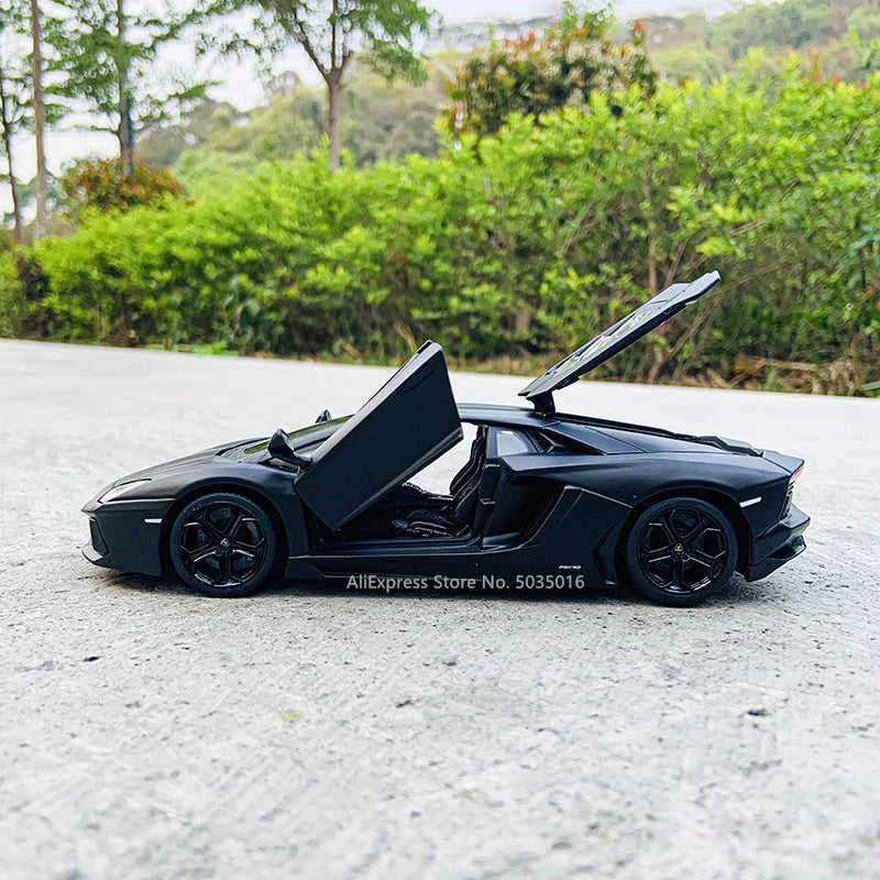 1:24 Lamborghini Aventador LP700-4