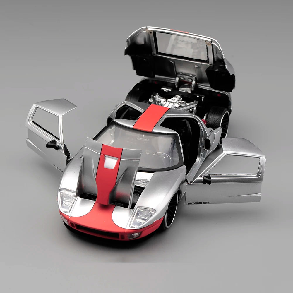 1:24 Ford GT 2005