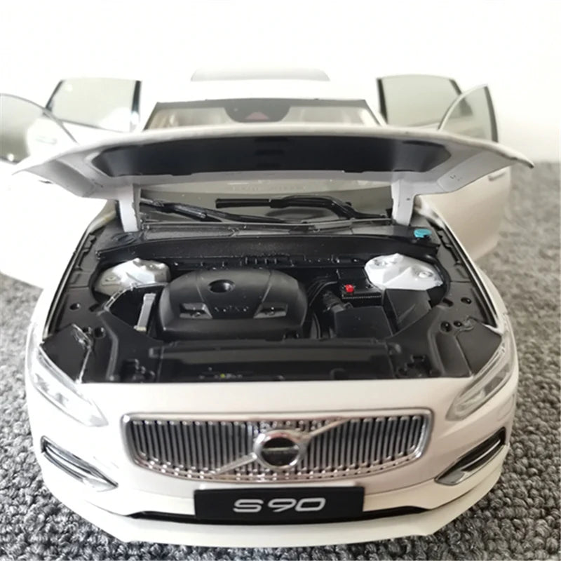 1:18 2023 Volvo S90