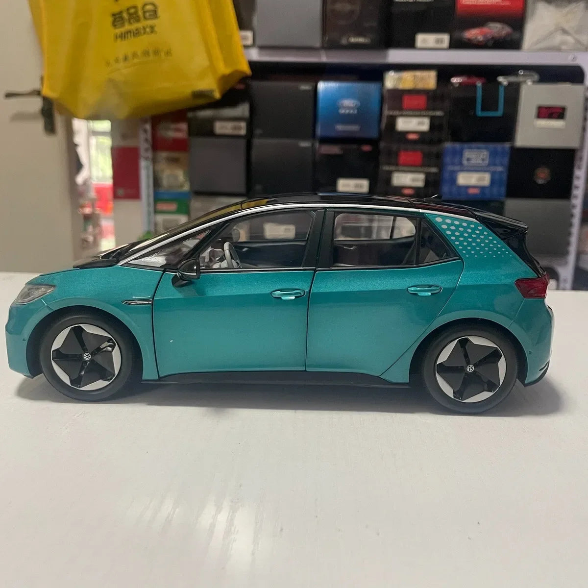 1:18 Volkswagen ID.3 Pure Electric