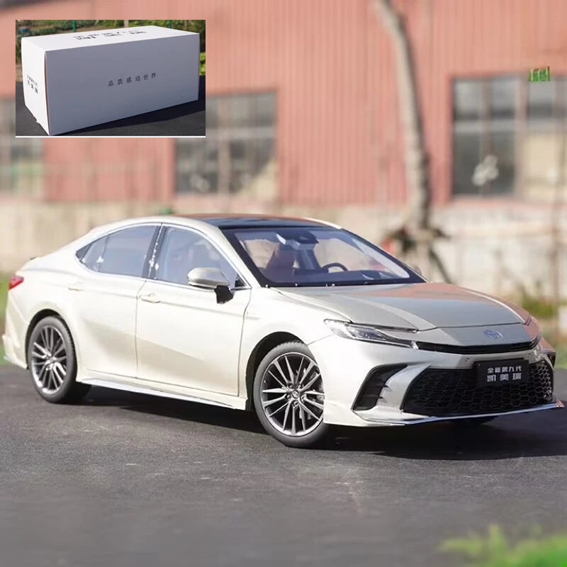 1:18 Toyota Camry