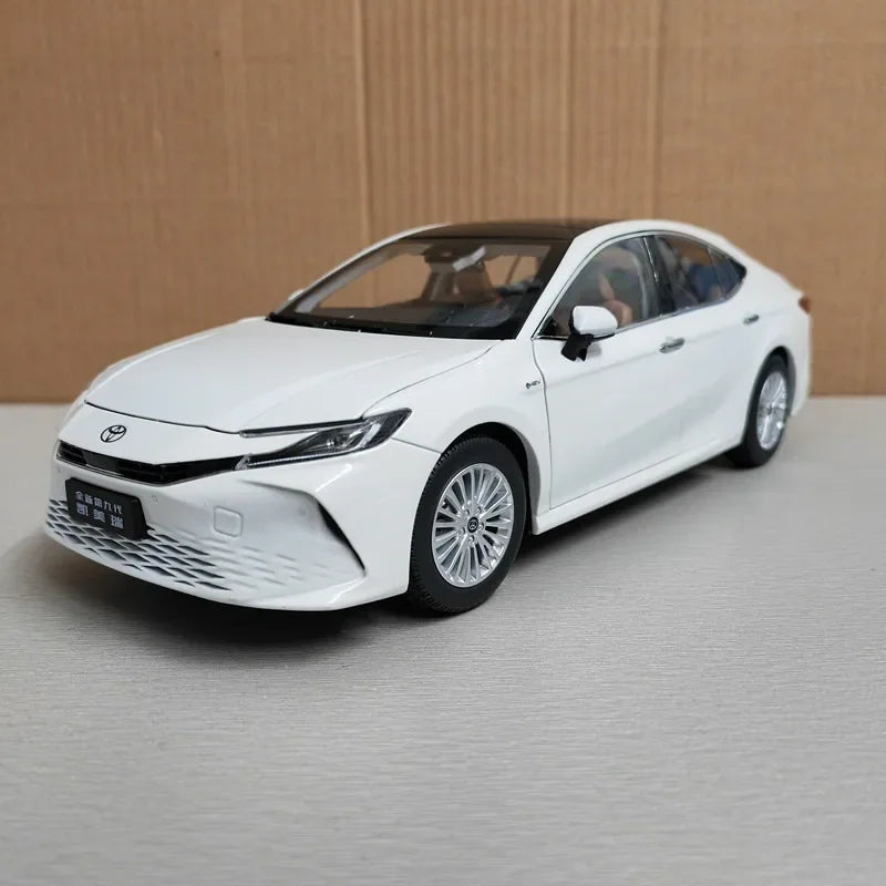 1:18 TOYOTA CAMRY 2024