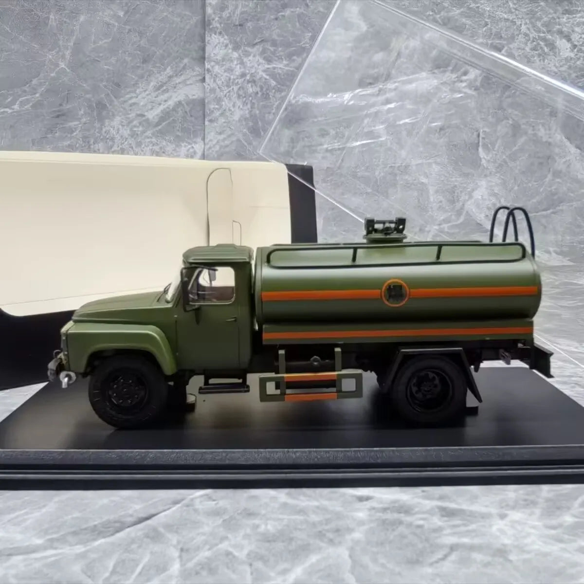 1:43 Tanker Oil Model Diecasts