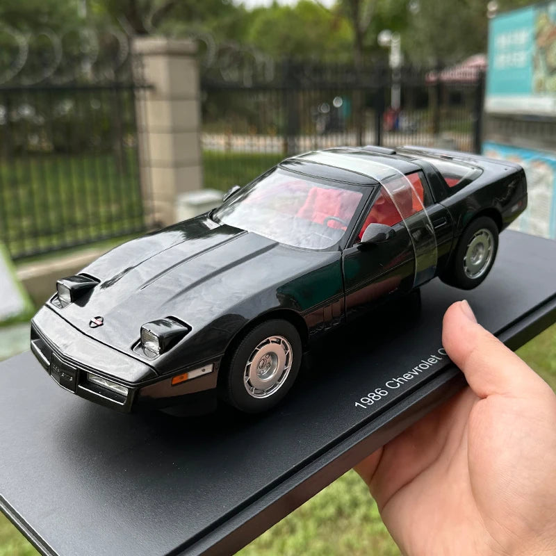 1:18 Chevrolet Corvette C4 1986