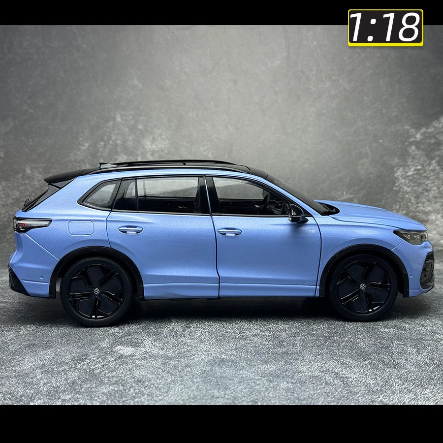 1:18 Volkswagen Tiguan L Pro 2024