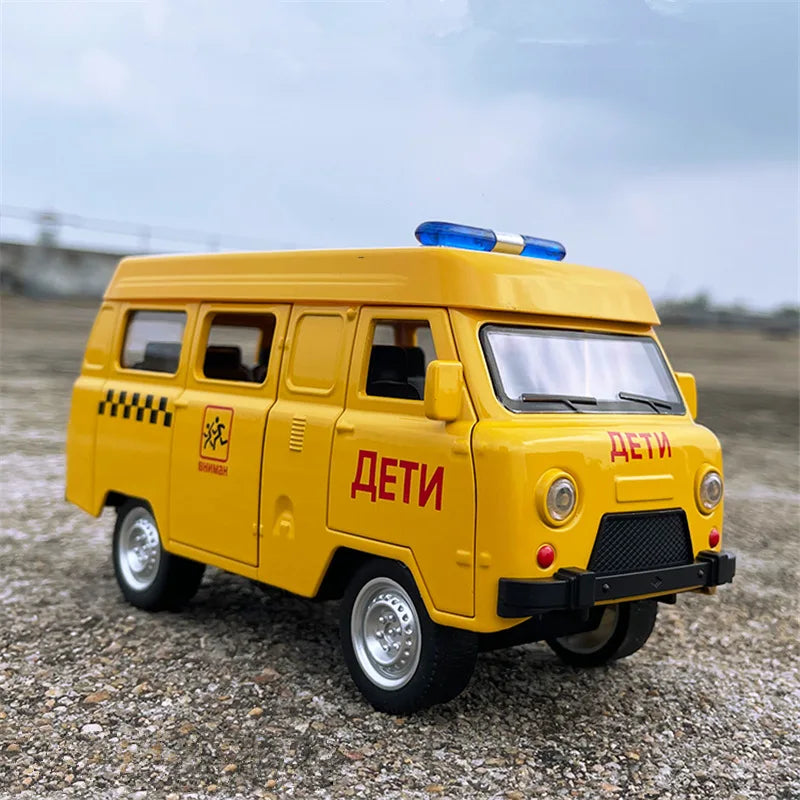 1:18 UAZ Travelers Police Bus