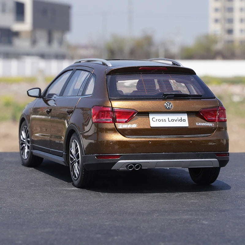 1:18 Volkswagen Lavida Cross 2015