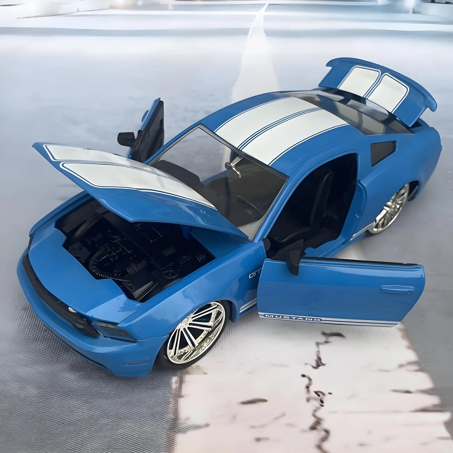 1:24 Ford Mustang GT 2010