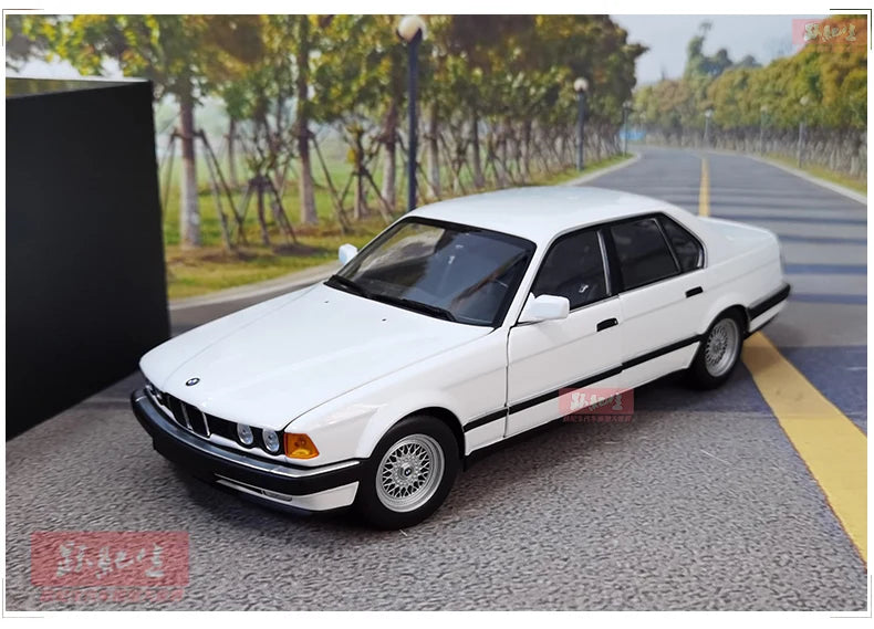 1:18 BMW 7 Series E32 730i 1986