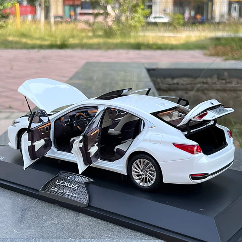 1:18 LEXUS ES300H