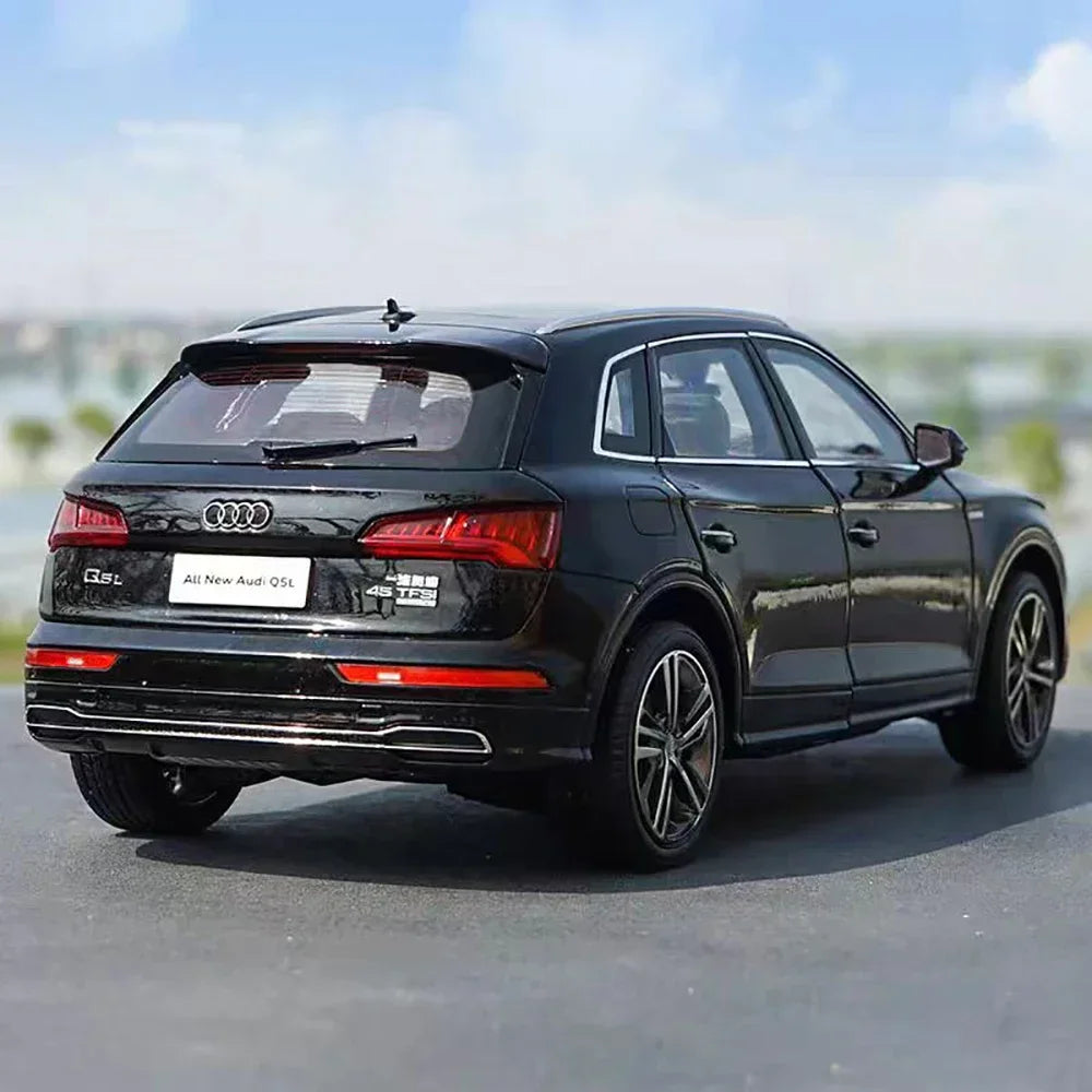 1:18 2018 Audi Q5L