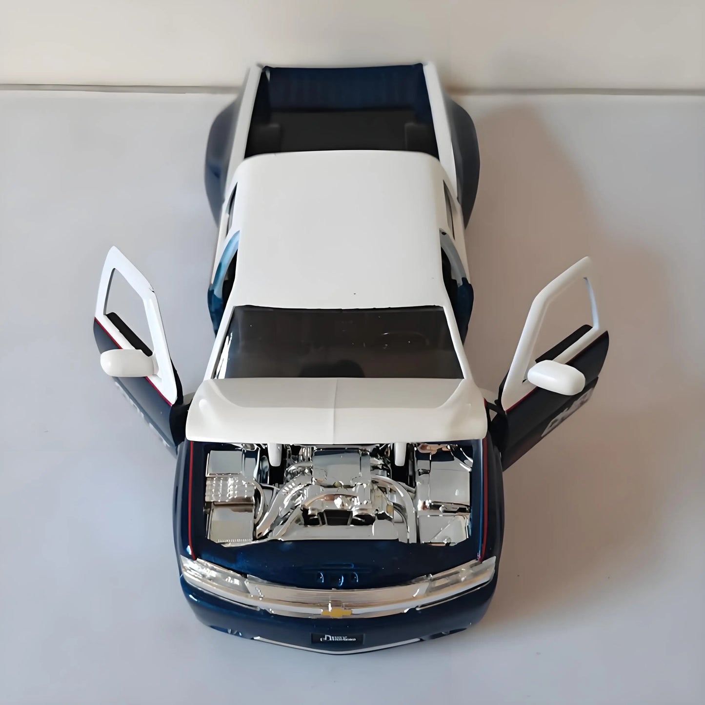 1:24 Chevrolet Silverado Dually 1999