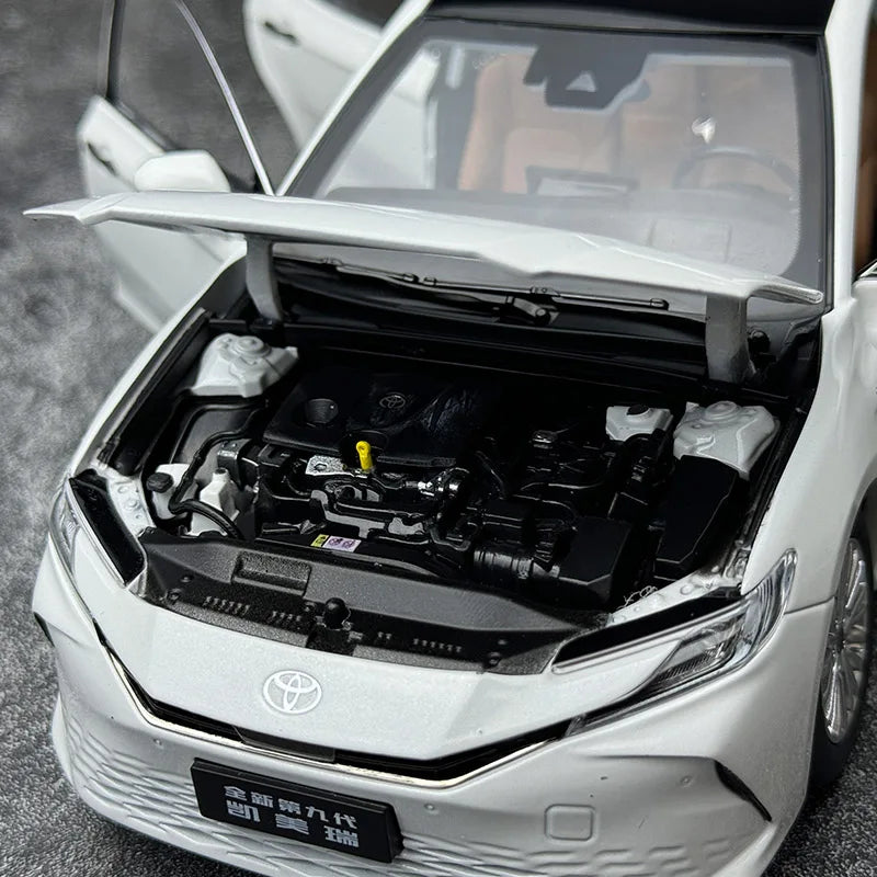 1:18 Toyota Camry