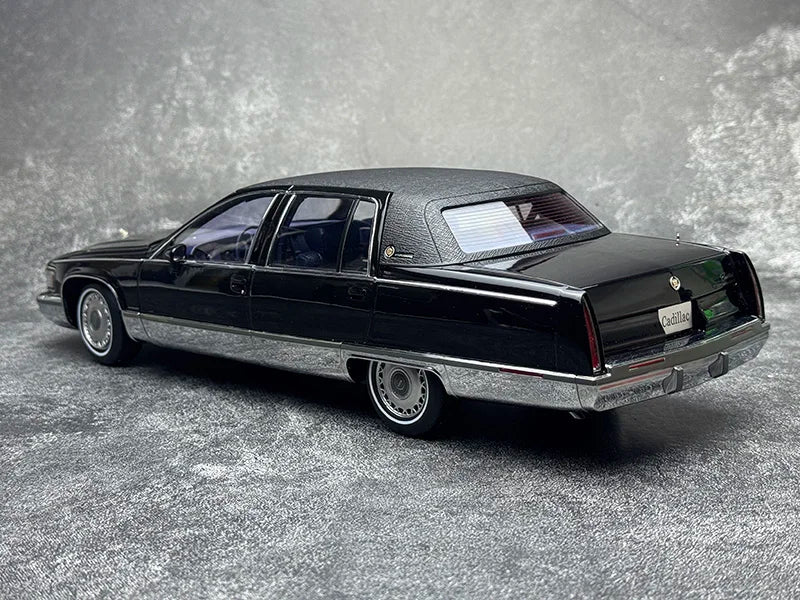 1:18 Cadillac Fleetwood