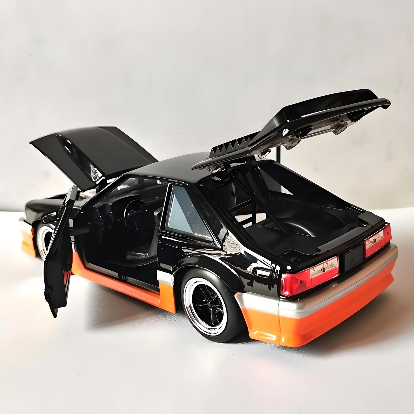 1:24 Ford Mustang GT 1989