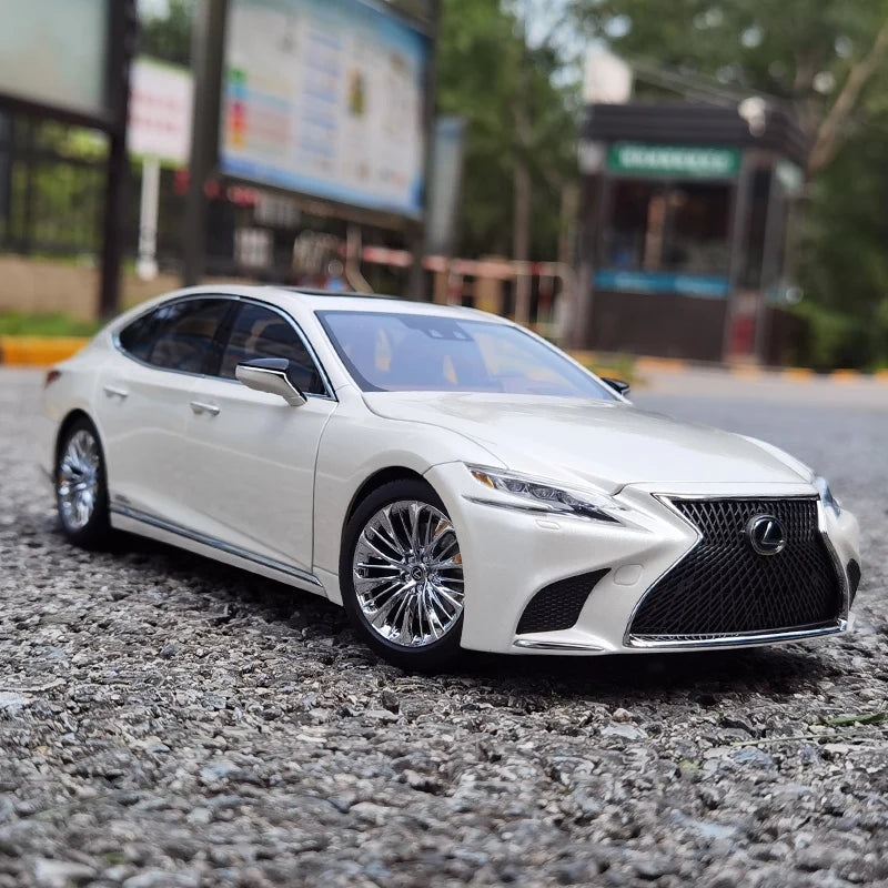 1:18 Lexus Ls500H Sedan