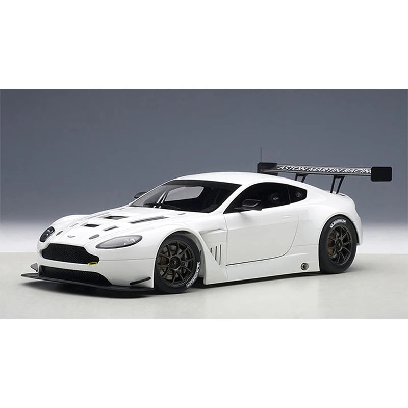1:18 ASTON MARTIN VANTAGE V12 GT3 2013