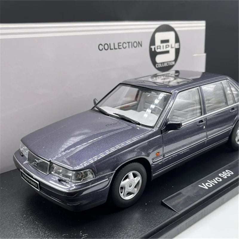 1:18 Volvo 960
