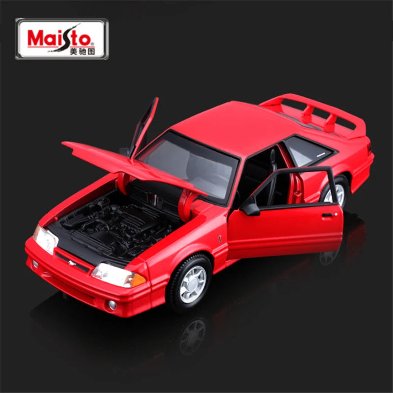 1:24 Ford Mustang SVT COBRA 1993