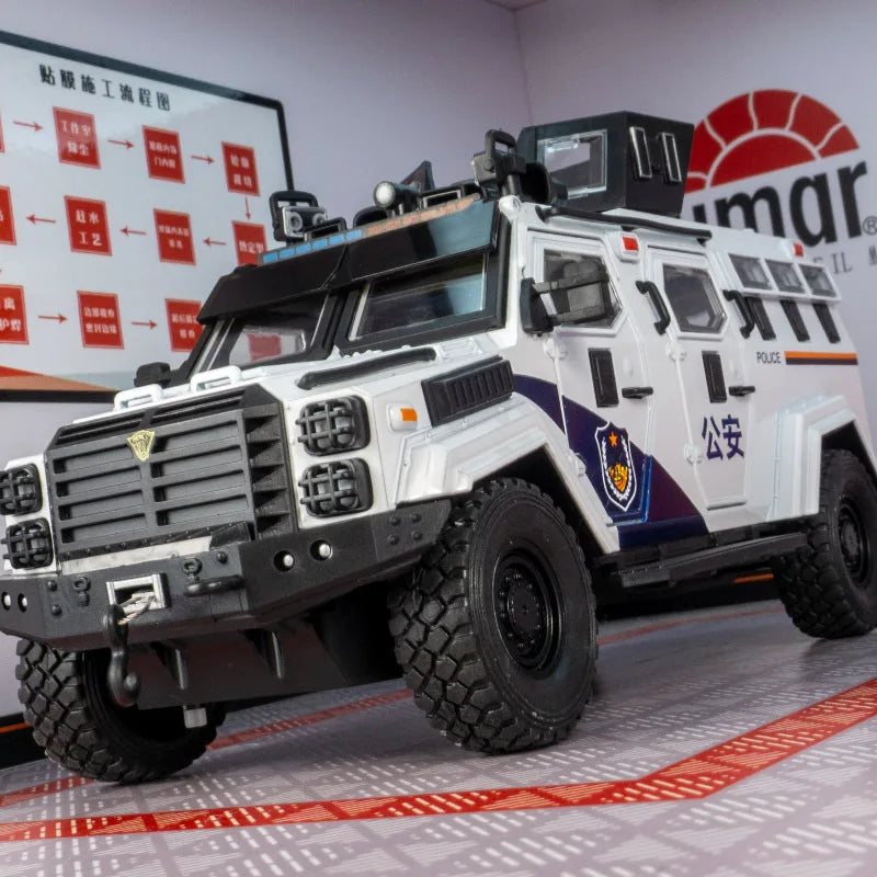 1:24 Ford F550 Sabertooth