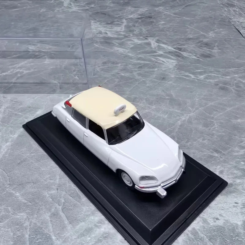 1:43 Citroen ID 19 Paris 1968